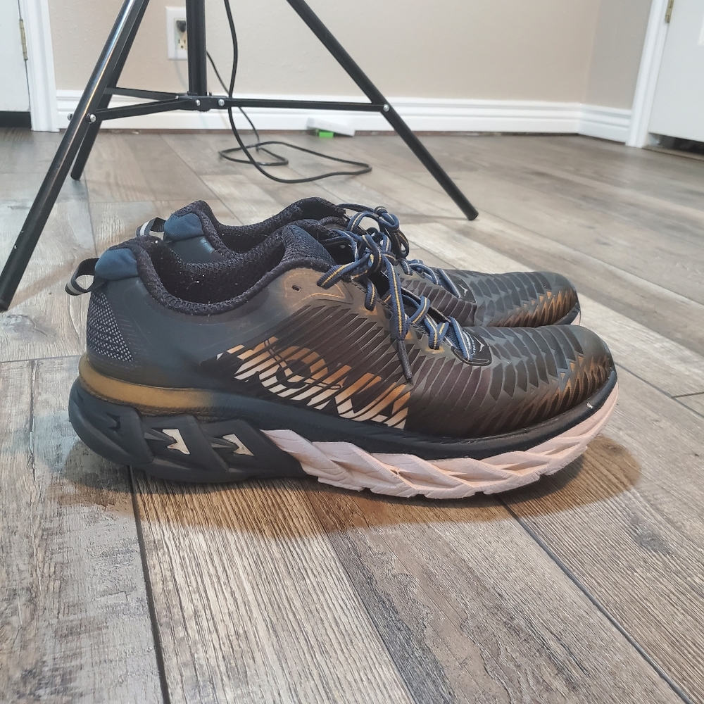 Hoka one one arahi blue sneakers size 11